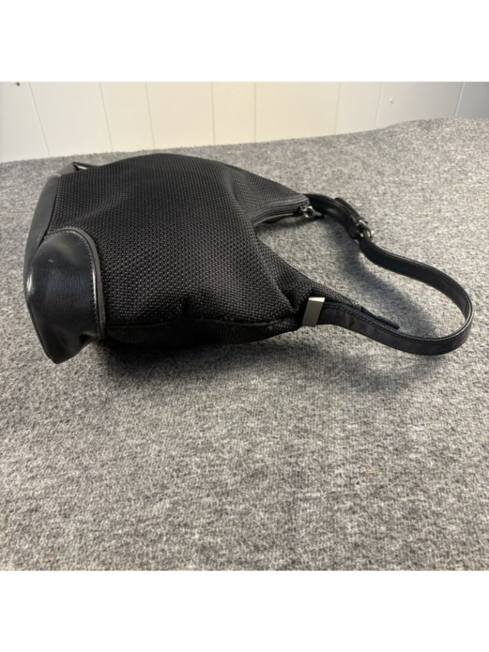 The Sak Black Woven Hobo Shoulder Bag Red Lining Zip Pocket Purse - Picture 10 of 16